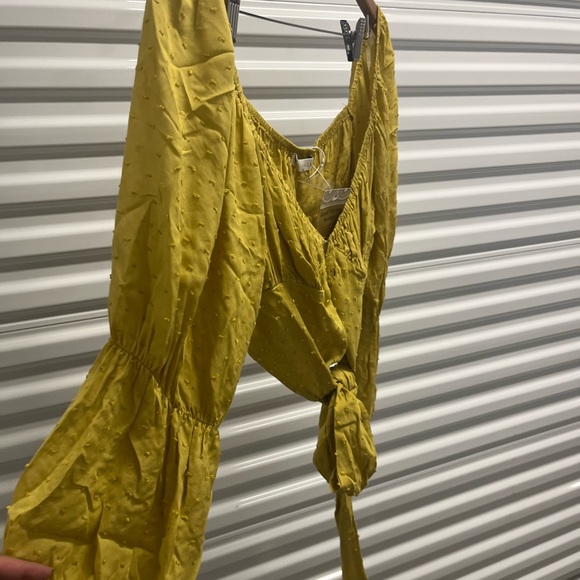 Mustard Crop Blouse - Picture 5 of 5